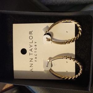 Ann Taylor gold toned earrings
